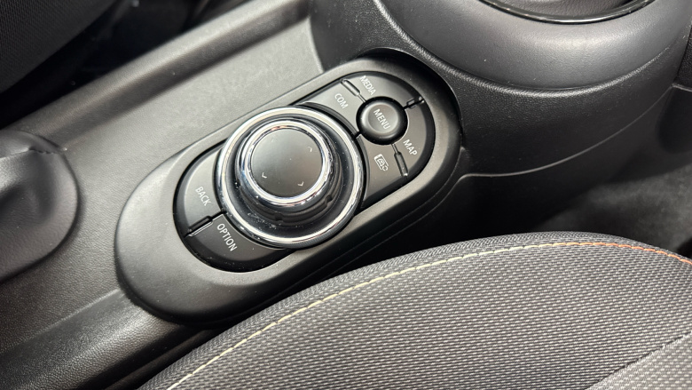 MINI Hatchback 1.5 Cooper Classic 3dr Auto Petrol Hatchback